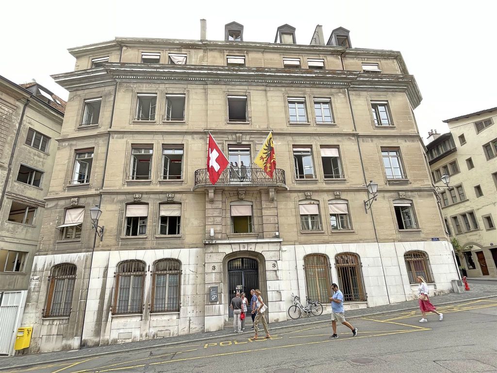 GENÈVE - het politiebureau Bourg-de-Four