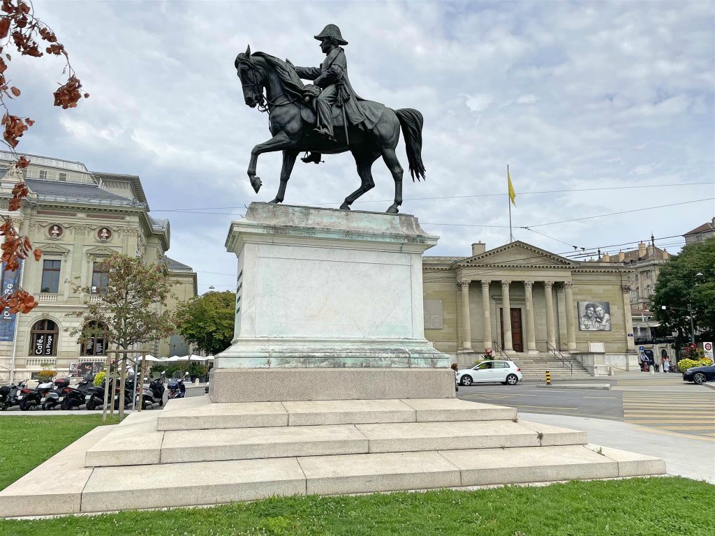 GENÈVE - een ruiterstandbeeld ter ere van de Zwitsere generaal Guillaume Henri Dufour (1787-1875)