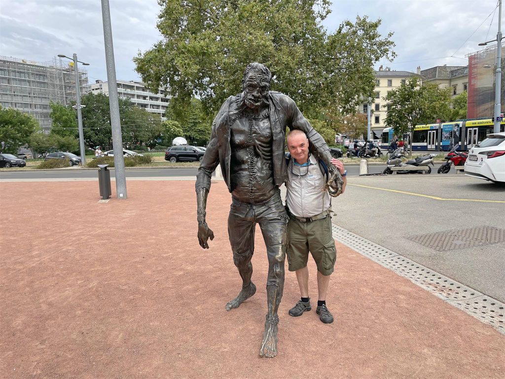 GENÈVE - Carlos bij het beeld het monster van Frankenstein