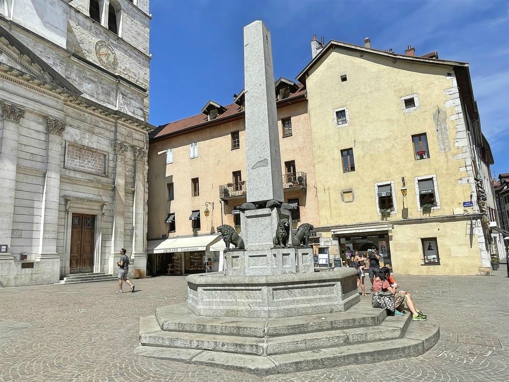 ANNECY - de leeuwenfontein