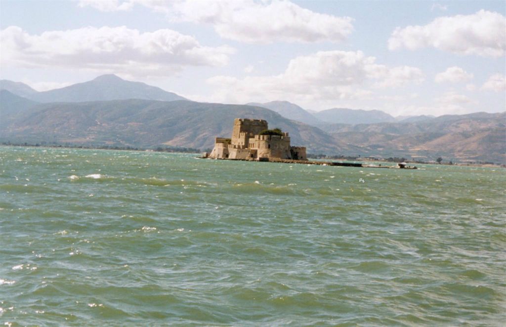 NAFPLION - een oud fort in het water