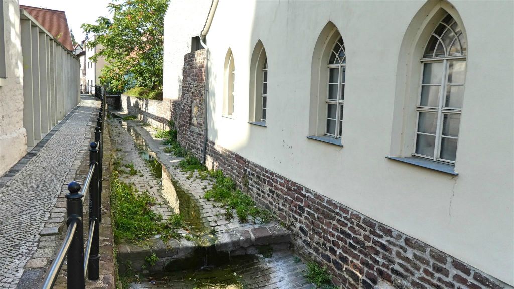 EISLEBEN - een waterkanaal