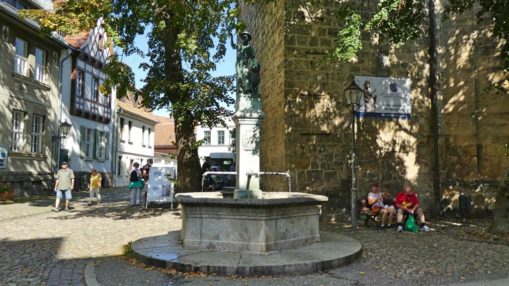 QUEDLINBURG - de fontein Schachtbrunnen