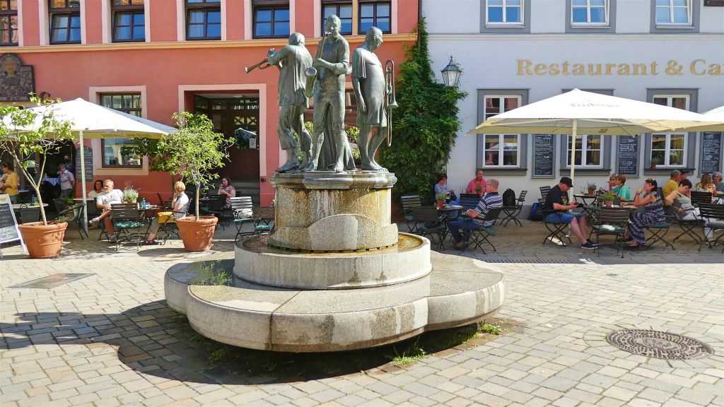 QUEDLINBURG - de fontein Münzenberger Wandermusikanten
