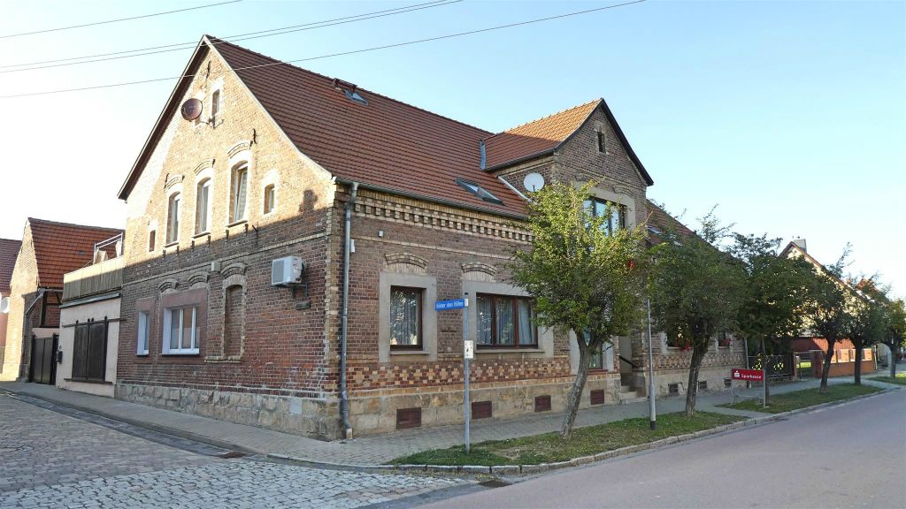MEISDORF - een gebouw van de Sparkasse bank