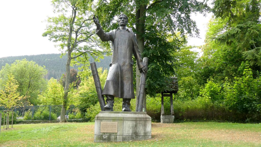 GOSLAR - het standbeeld "Griff in freiheit"