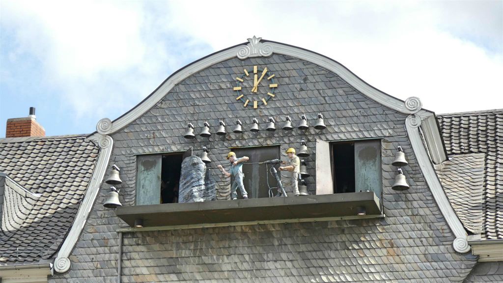 GOSLAR - de beiaard klokken en figuren van het Kaiserringhaus