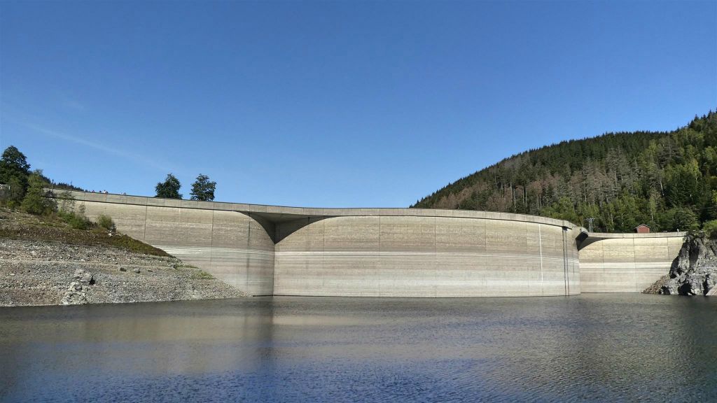 SCHULENBERG - een stuwdam bij het stuwmeer de Okerstausee