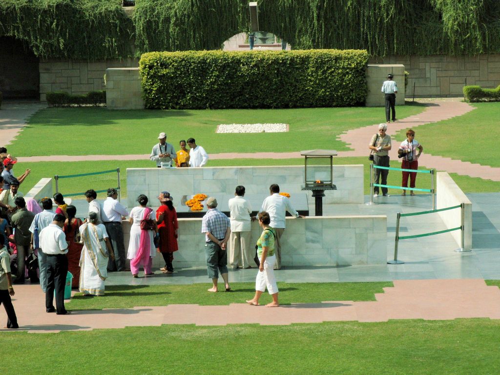INDIA - DELHI - de Raj Ghat , plaats waar Ghandi gecremeerd is op 31 jan 1948