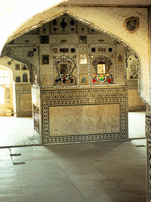 INDIA - JAIPUR - enkele wanddecoraties bij het Amber Fort