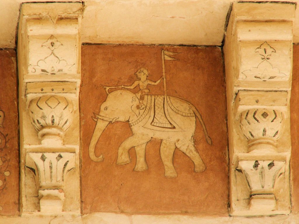 INDIA - JAIPUR - een muurdecoratie bij het Amber Fort