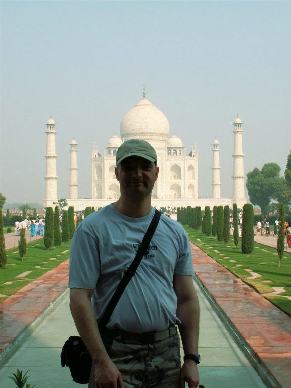 INDIA - AGRA - Carlos bij de Taj Mahal