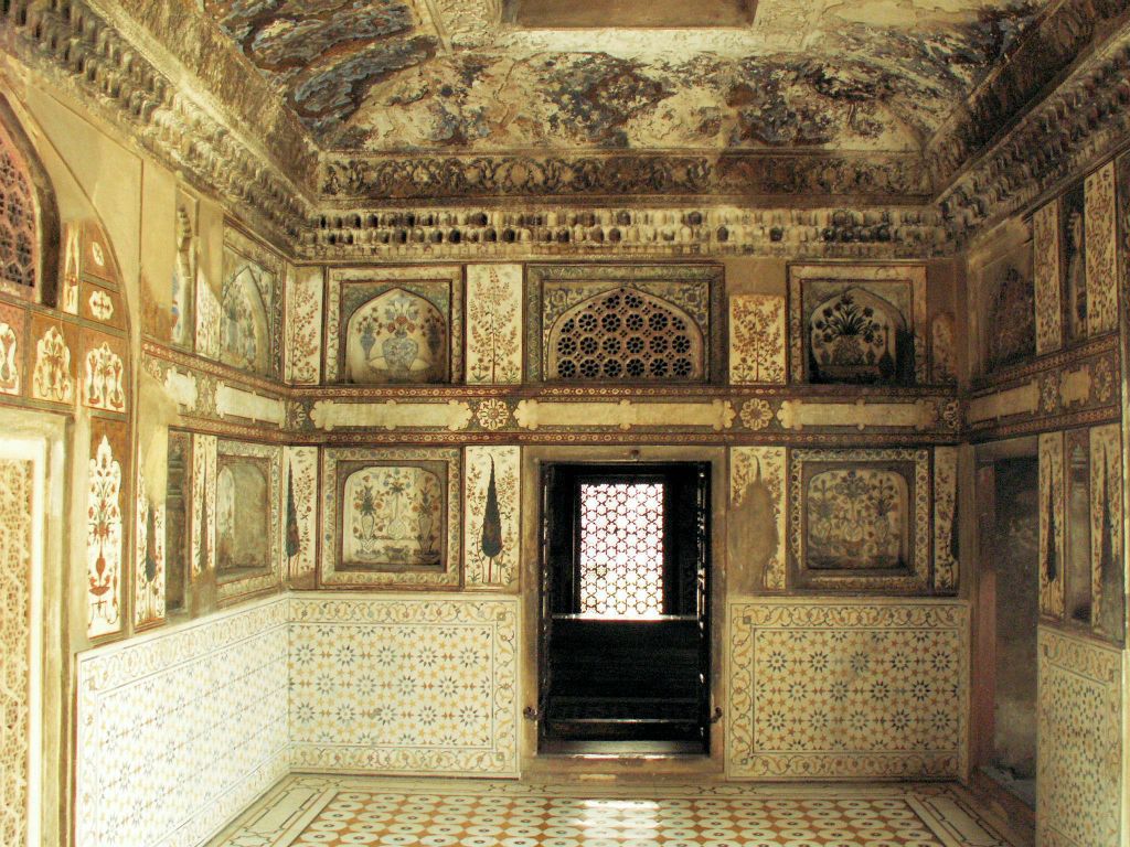 INDIA - AGRA - binnen in de Itimad-ud-Daulah