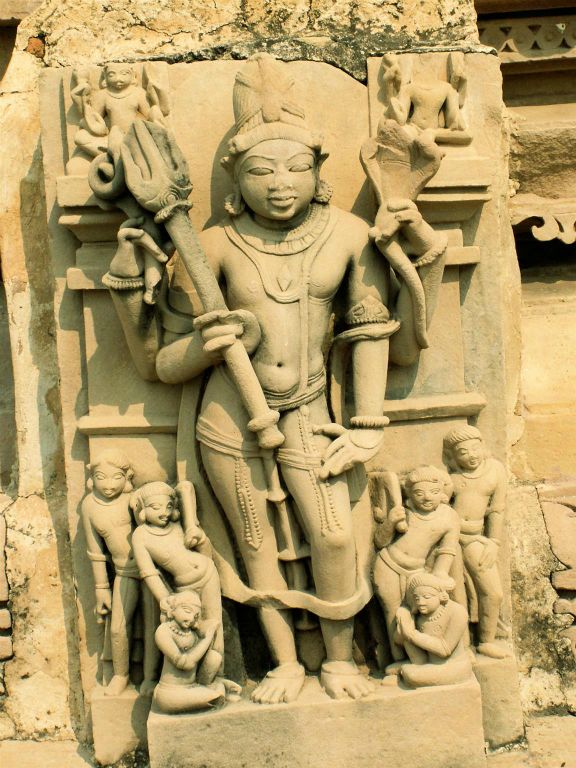 INDIA - KHAJURAHO - enkele beelden bij de Chandela tempels