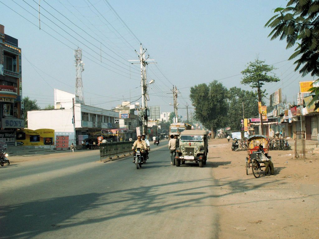 INDIA - KHAJURAHO -> VARANASI - een straat