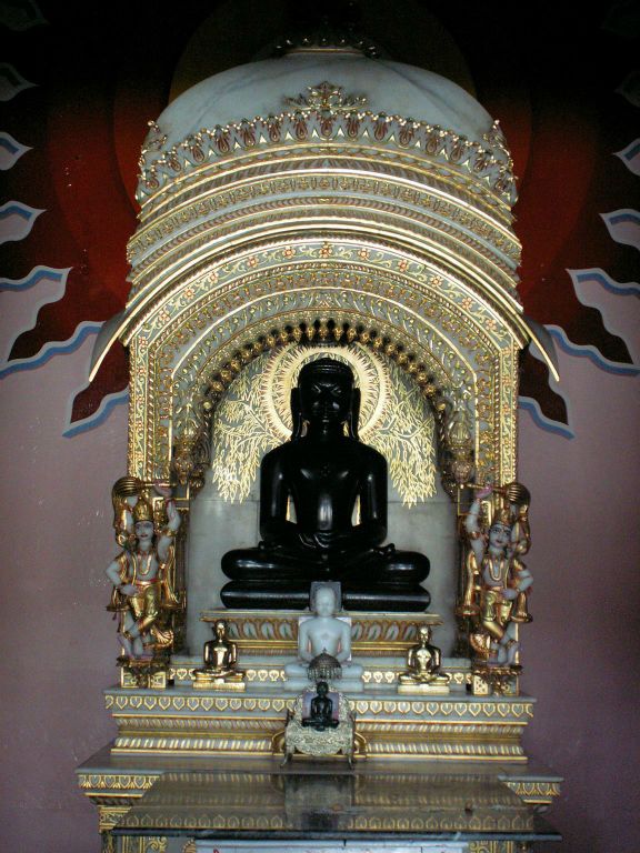 INDIA - SARNATH - een boeddhabeeld