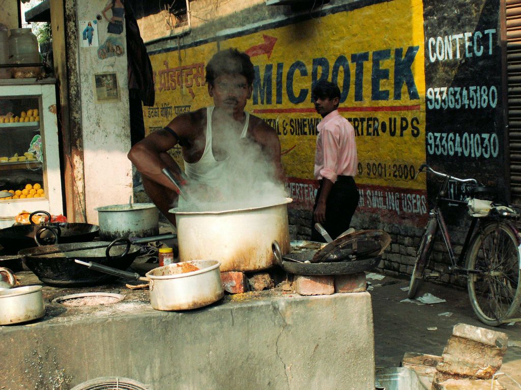 INDIA - SHIVPATINAGAR -> CHITWAN NP - een keuken
