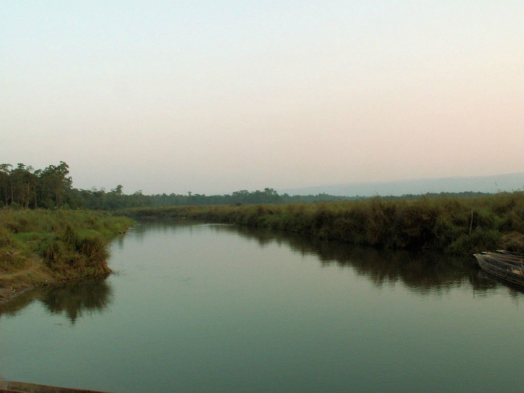 NEPAL - CHITWAN NP - het uitzicht op een rivier