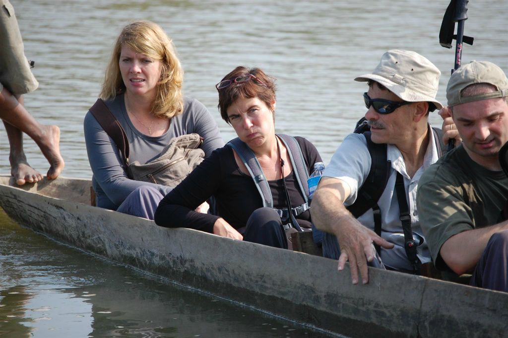 NEPAL - CHITWAN NP - Carlos en groepsgenoten in een bootje