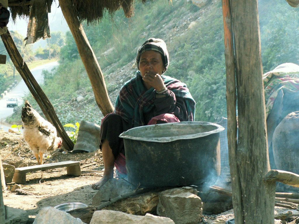 NEPAL - CHITWAN NP -> POKHARA - een vrouw