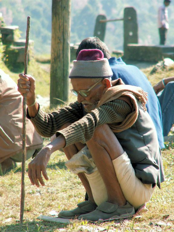 NEPAL - POKHARA - een man