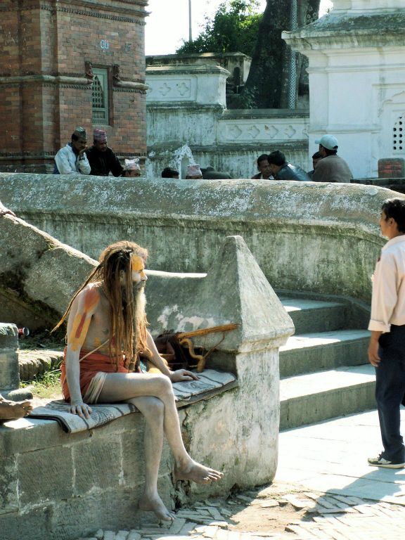 NEPAL - KATHMANDU - een heilige man bij Pashupathinath