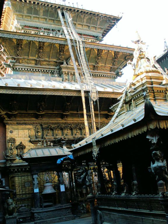 NEPAL - KATHMANDU (PATAN) - de gouden tempel
