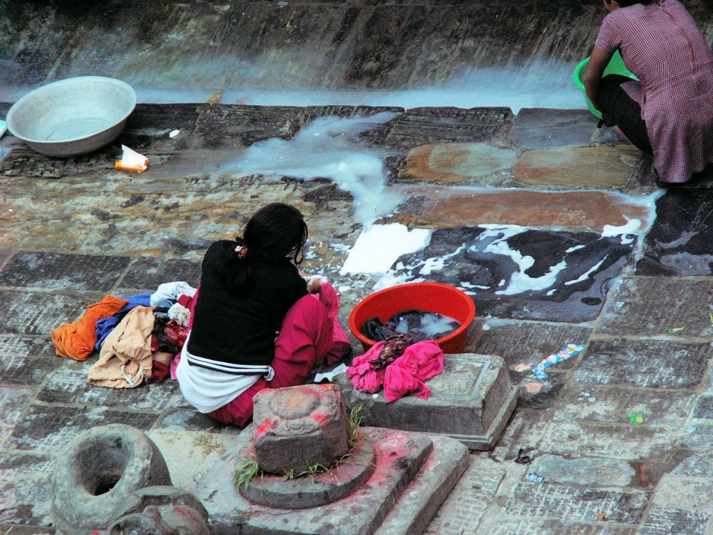 NEPAL - KATHMANDU - een wasplaats