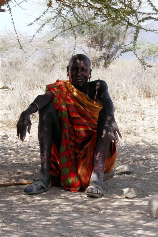 KENIA - BUFFALO SPRINGS - > SHABA NATIONAL PARK - oudere Samburu man