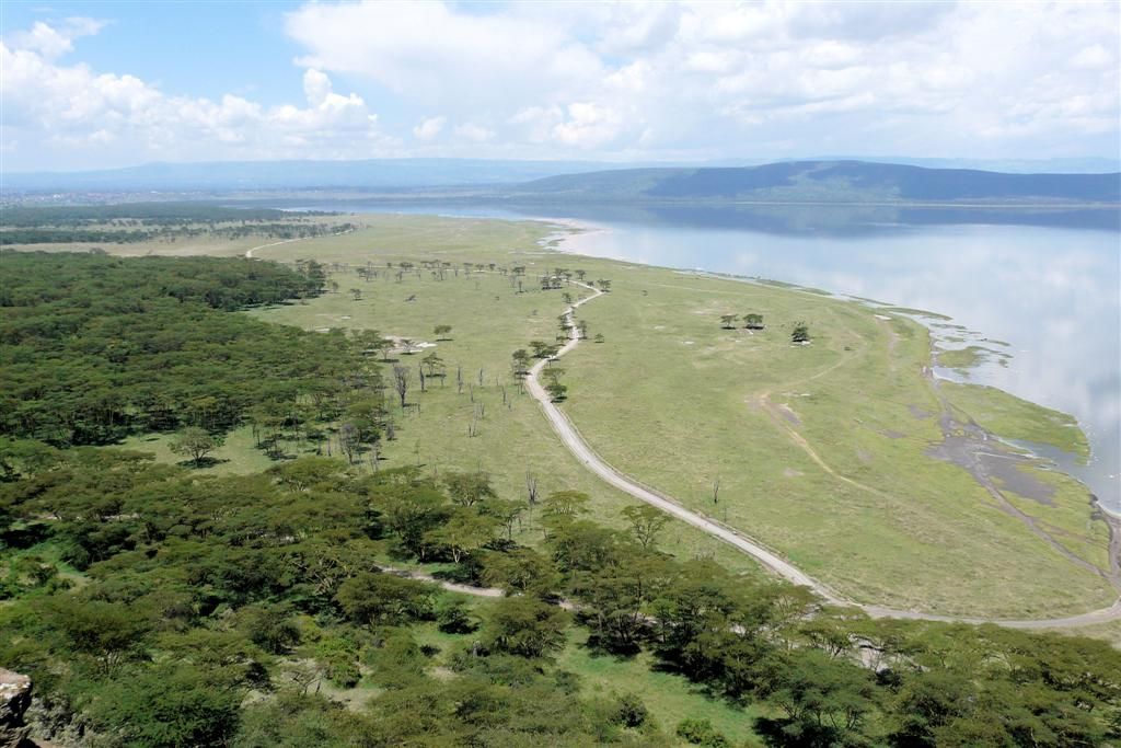 KENIA - LAKE NAKURU NATIONAL PARK - uitzicht op het park vanaf Baboon cliff