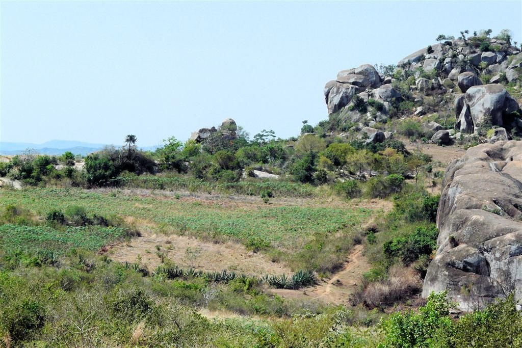 TANZANIA - ISEBANIA -> VICTORIAMEER - uitzicht onderweg
