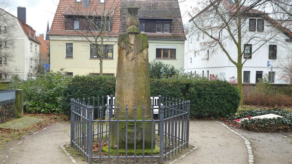 WEIMAR - een grafsteen voor Friedrich Wilhelm Karl von Schmettau bij de St. Jakob kerk