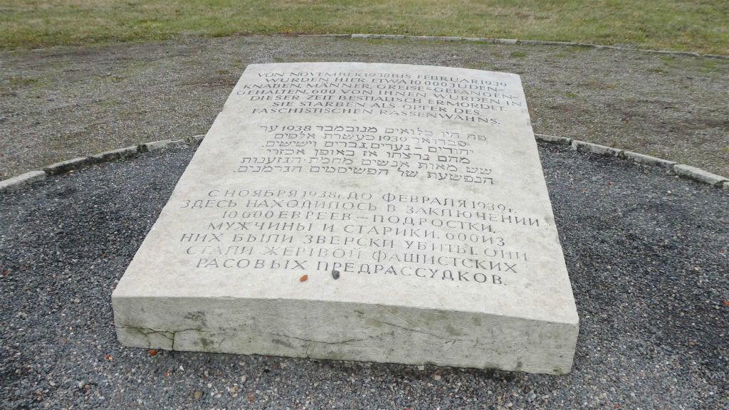 WEIMAR - een gedenksteen bij het concentratiekamp Buchenwald