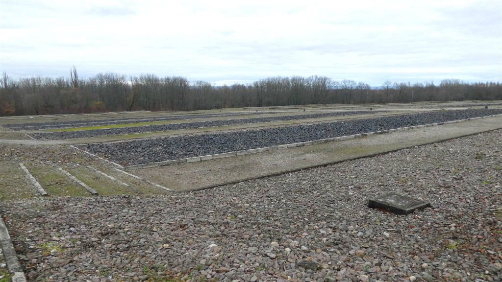 WEIMAR - de plek waar oude barakken hebben gestaan bij het concentratiekamp Buchenwald
