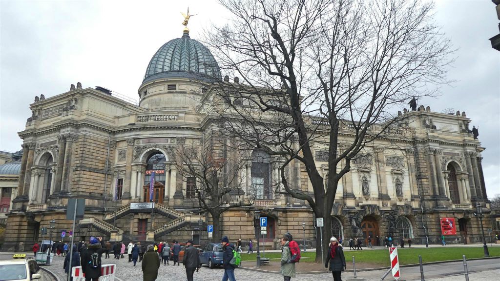 DRESDEN - de academie voor schone kunsten