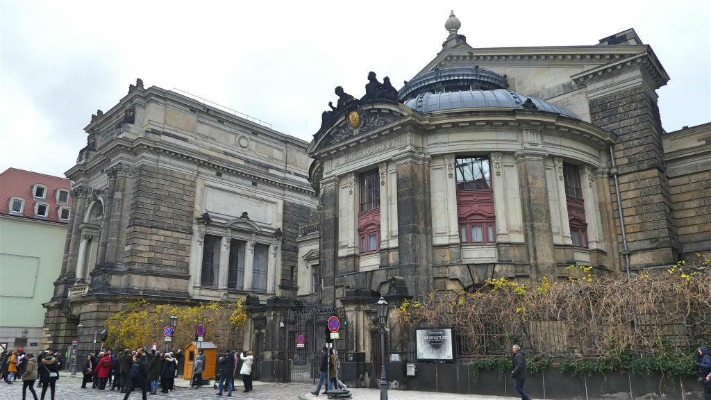 DRESDEN - de academie voor schone kunsten