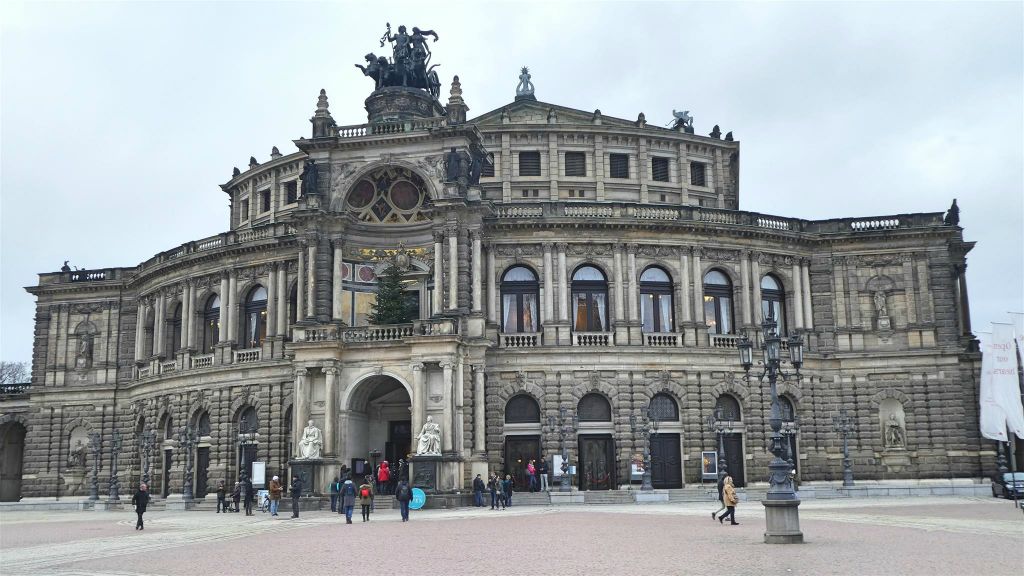 DRESDEN - de Semperoper
