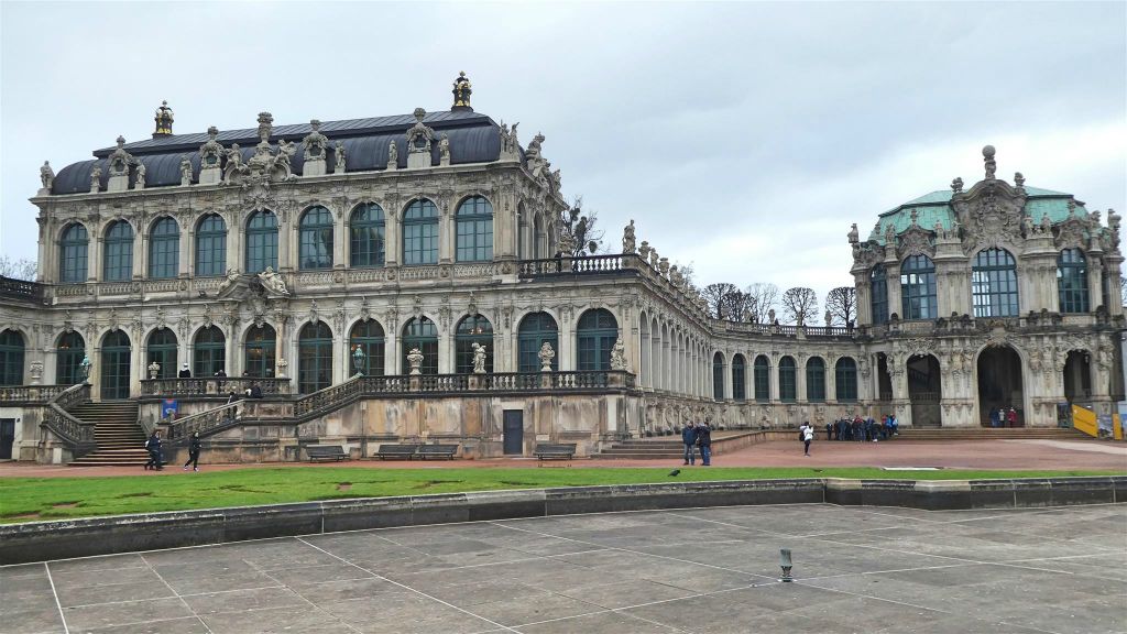 DRESDEN - het Zwinger paleiscomplex