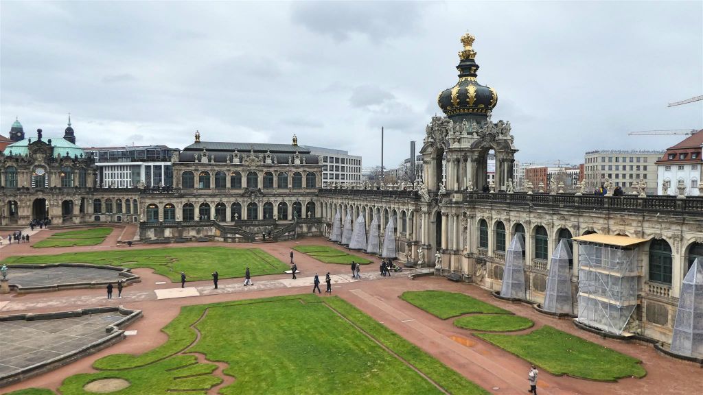 DRESDEN - het Zwinger paleiscomplex