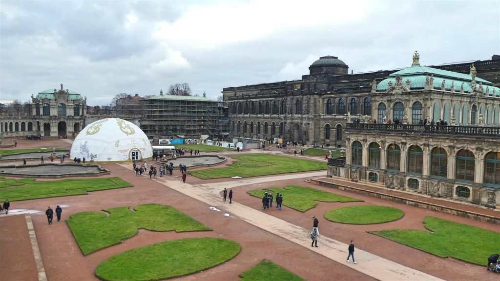 DRESDEN - het Zwinger paleiscomplex