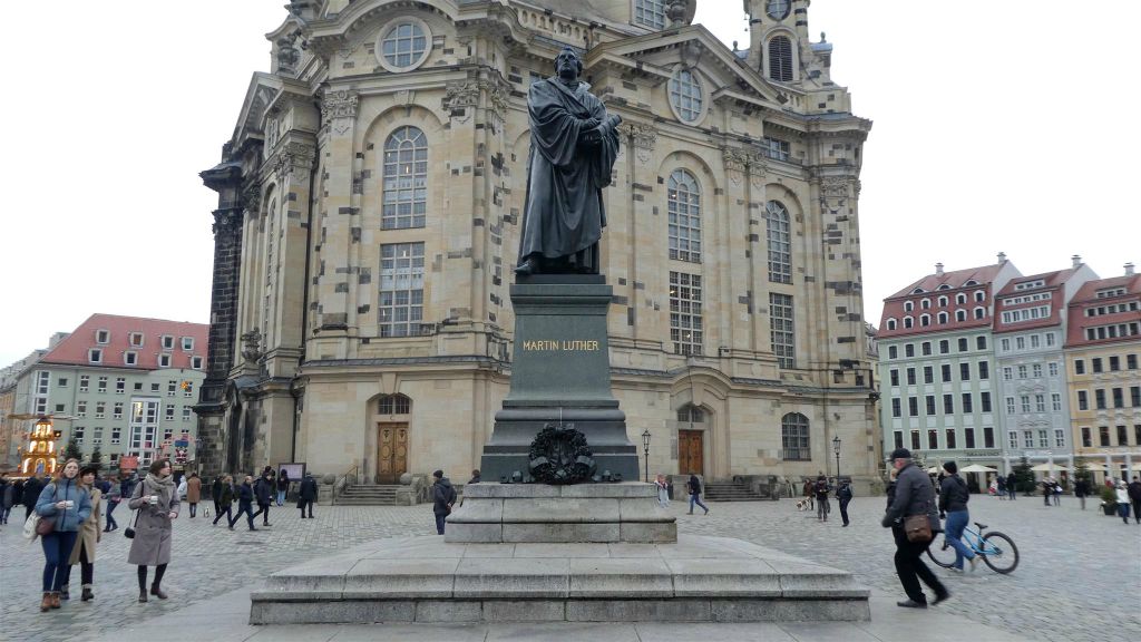 DRESDEN - het Martin-Luther monument