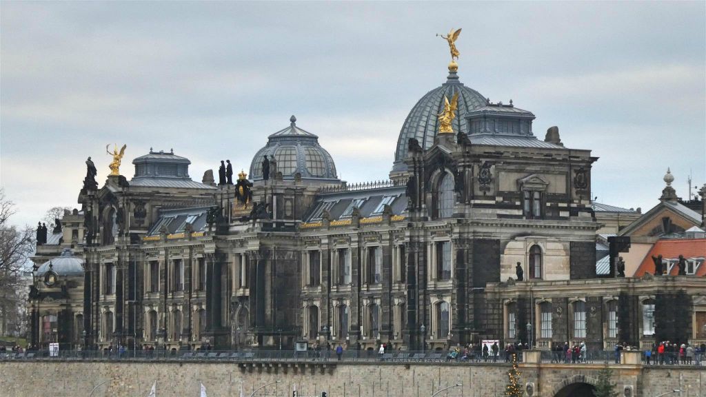 DRESDEN - de academie voor schone kunsten