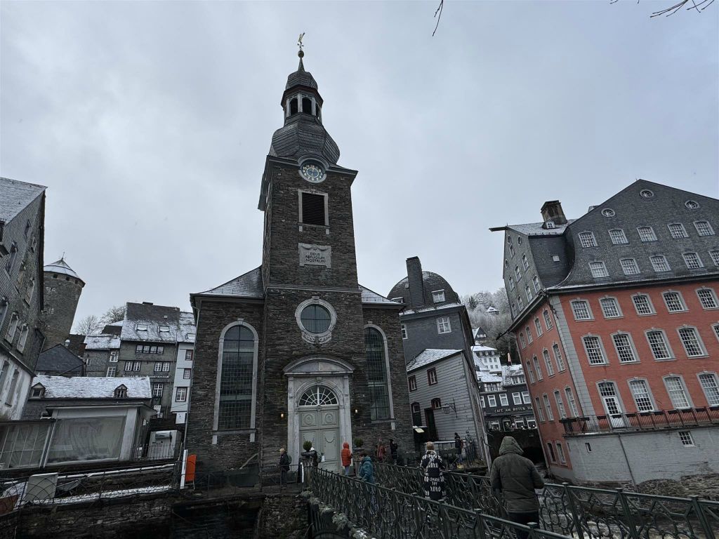MONSCHAU - de evangelische stadskerk van Monschau