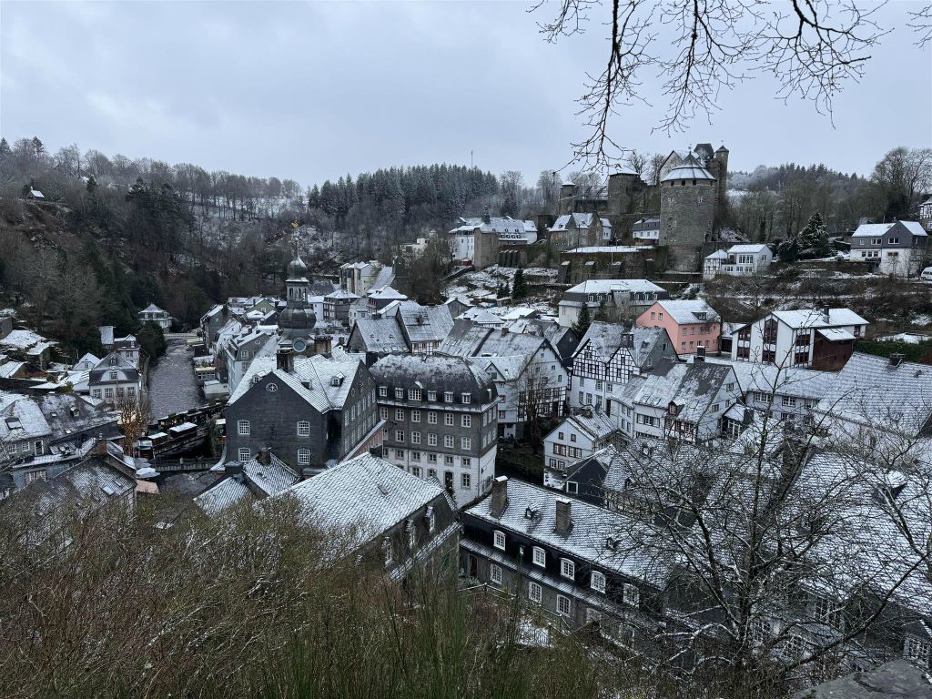 MONSCHAU - het uitzicht over Monschau