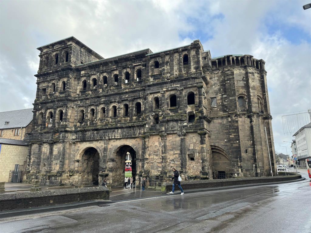 TRIER - de Romeinse zwarte poort