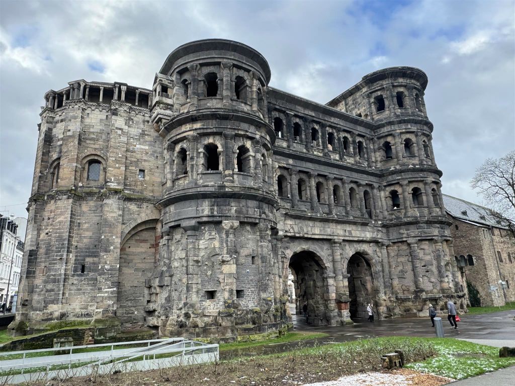 TRIER - de Romeinse zwarte poort