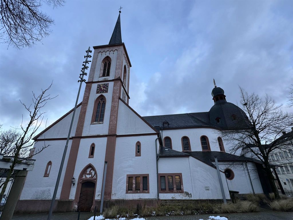 BITBURG - de onze-lieve-vrouwekerk