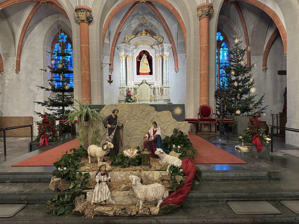 BITBURG - een kerstal in de onze-lieve-vrouwekerk