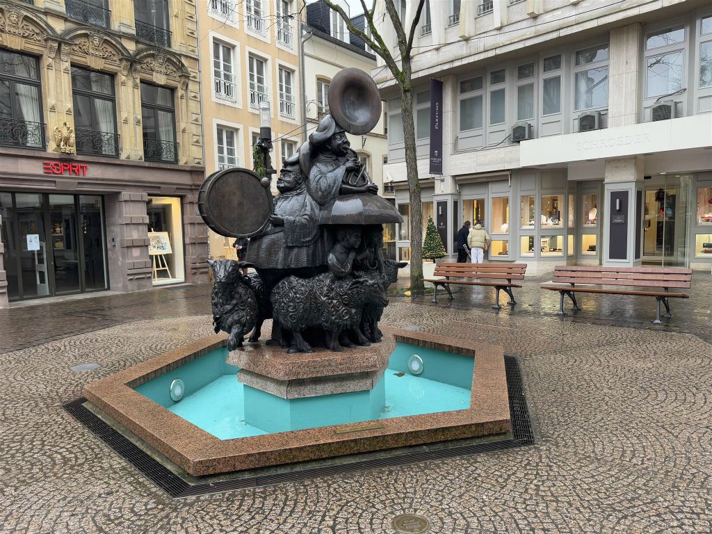 LUXEMBURG - de hammelsmarsch-fontein