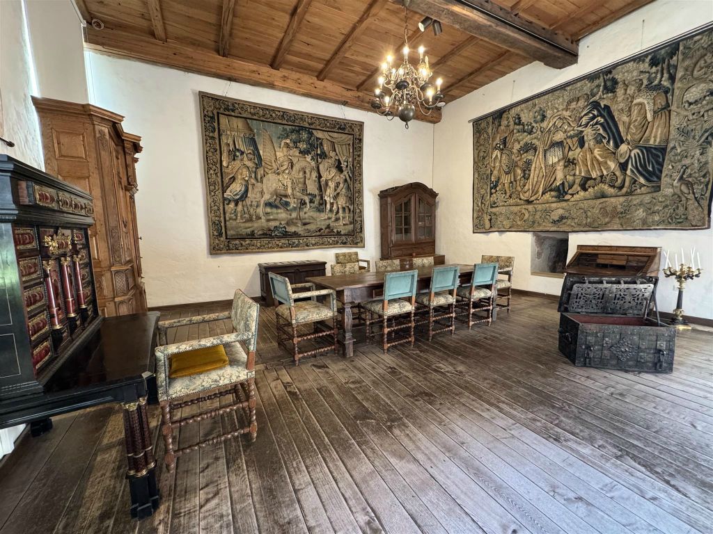 VIANDEN - de eetkamer in het kasteel